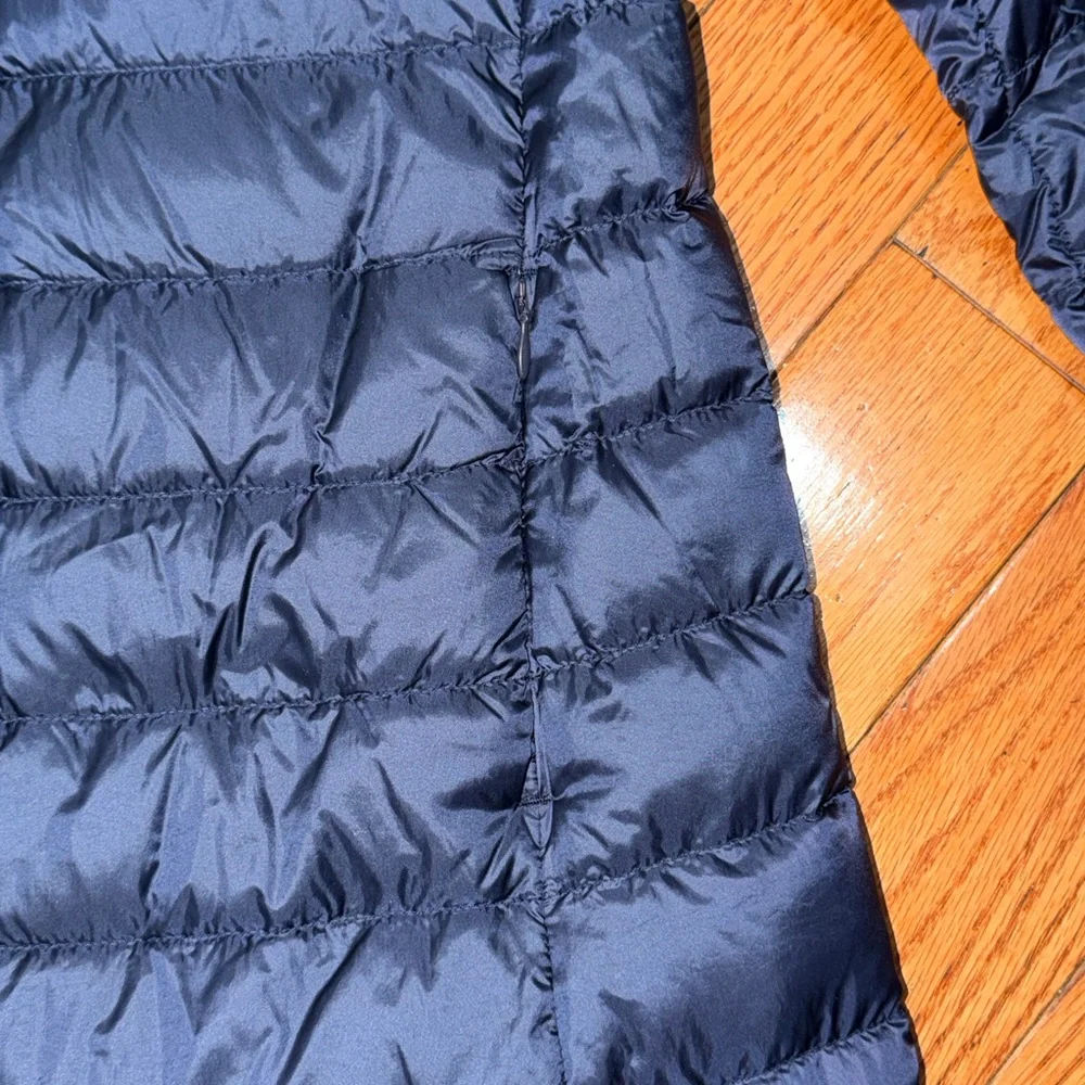 ‼️Uniqlo Blue Ultra Thin Light Down Jacket Size Small - Picture 7 of 10